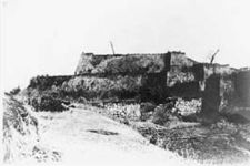 Castelo destruido de Shirakawa-Komine, durante a Batalha de Aizu.