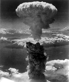 Bombardeio atômico sobre Nagasaki que determinou o fim da II Guerra Mundial.