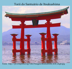 Torii do Santuário de Itsukushima.