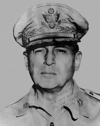 Gal. Douglas MacArthur.