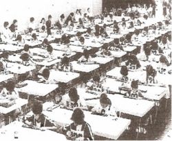 22º Campeonato Brasileiro de Soroban (1980), com grande número de crianças do Ensino Fundamental, incluindo alunos da Fundação Bradesco, graças ao reconhecimento da importância do ensino do soroban às crianças pelo presidente do Banco Bradesco, Sr. Amador Aguiar) 